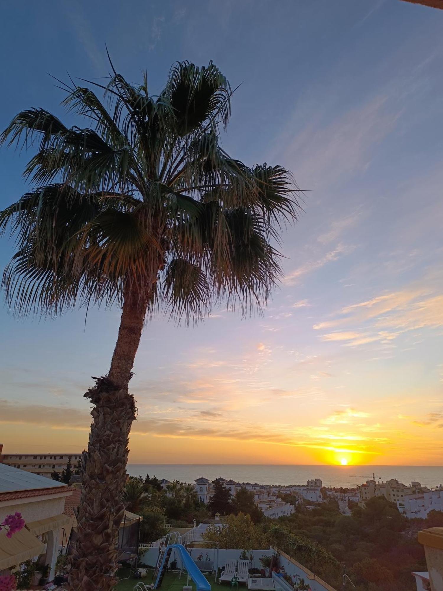 Rising Sun Bungalow Torrevieja Eksteriør bilde
